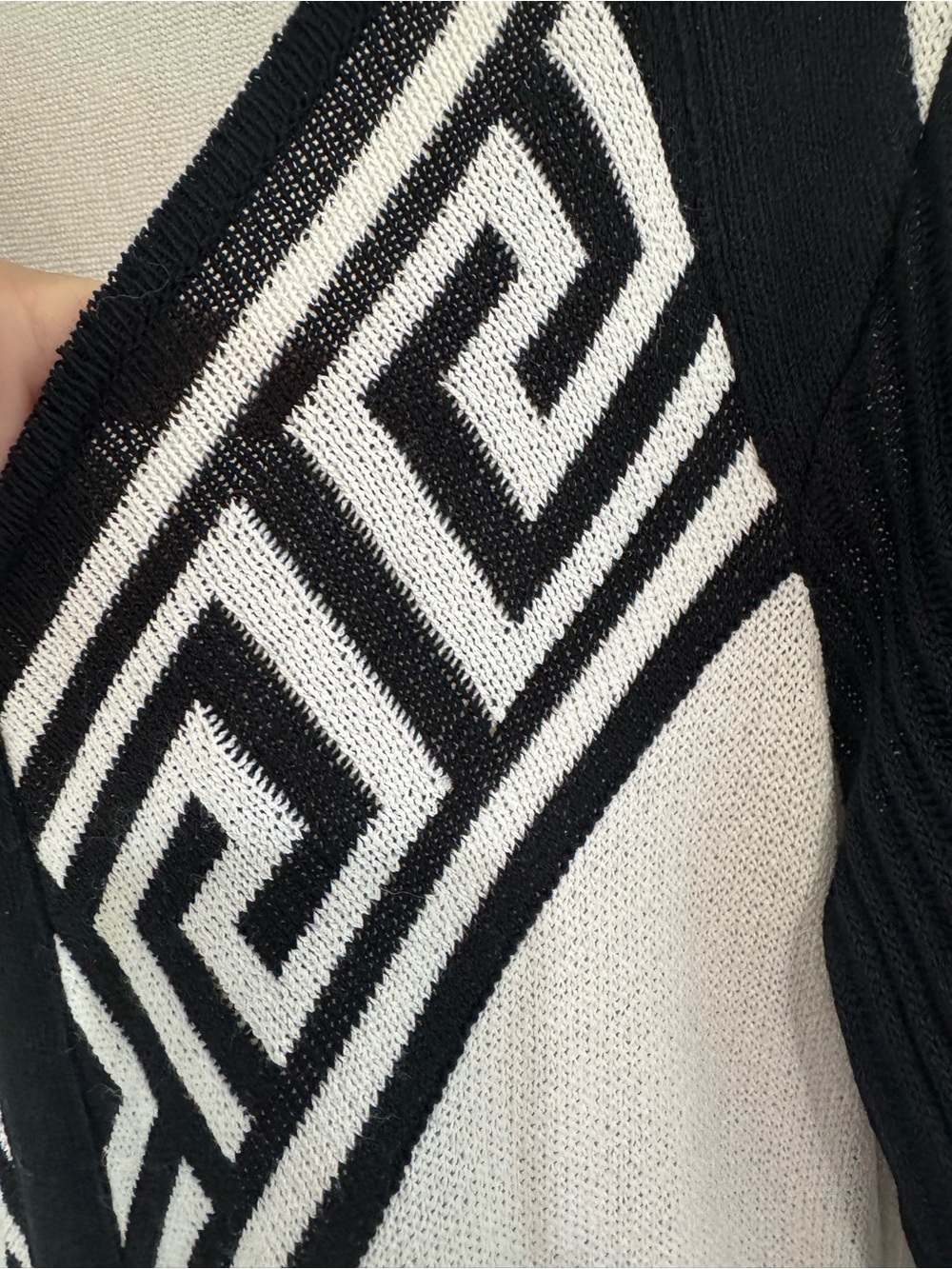 St. John Collection Greek Key Sweater Black & White Geometric V-Neck Tunic S - Picture 6 of 8